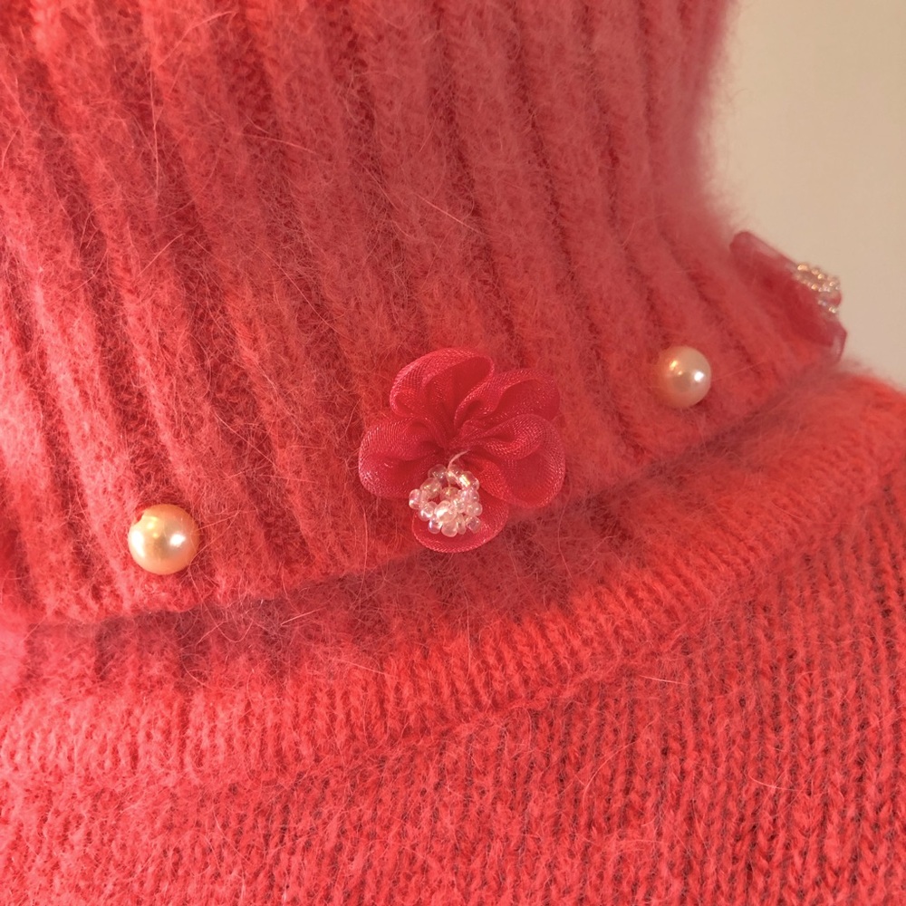 Women’s Vintage Pink Angora Turtleneck Sweater with Flower Pearl Accents size S - Picture 6 of 12